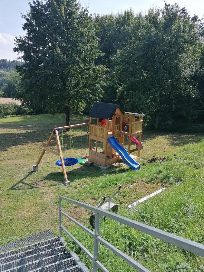 Hinzenbach Ferienwohnung Schuhmann Mit Wintergarten Und Garten Therme Aquapulco Und Ikuna Erlebnispark, Zoo Schmiding 20 Min Mit Auto Entfernt Ab 3 Naechte Buchbar מראה חיצוני תמונה