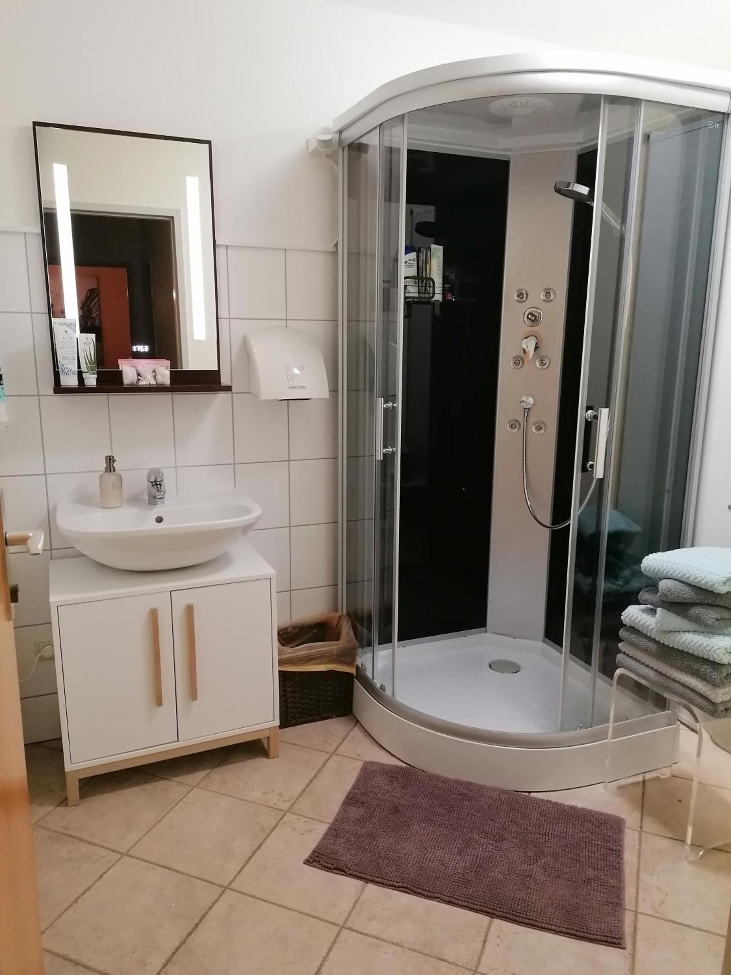 Hinzenbach Ferienwohnung Schuhmann Mit Wintergarten Und Garten Therme Aquapulco Und Ikuna Erlebnispark, Zoo Schmiding 20 Min Mit Auto Entfernt Ab 3 Naechte Buchbar מראה חיצוני תמונה