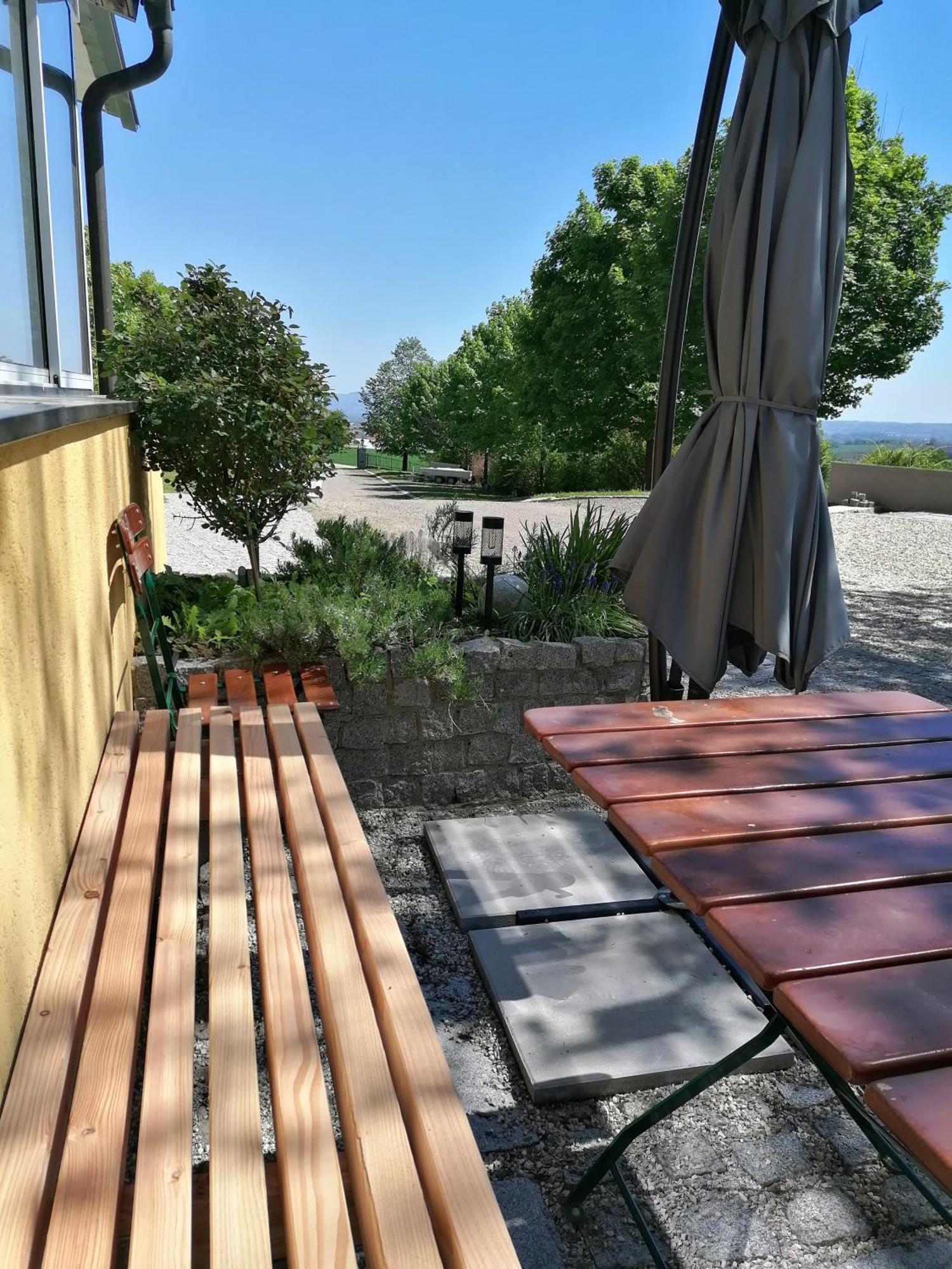 Hinzenbach Ferienwohnung Schuhmann Mit Wintergarten Und Garten Therme Aquapulco Und Ikuna Erlebnispark, Zoo Schmiding 20 Min Mit Auto Entfernt Ab 3 Naechte Buchbar מראה חיצוני תמונה