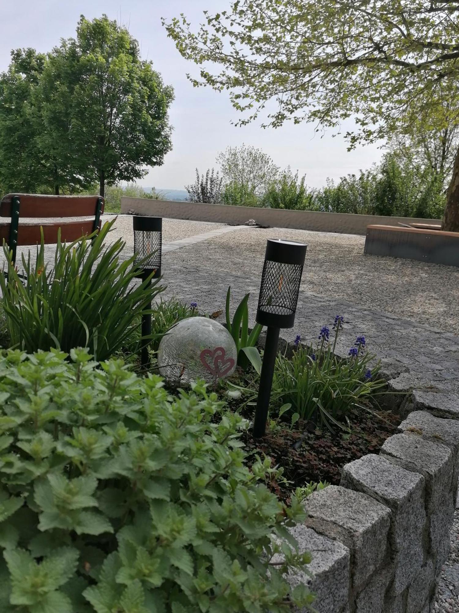 Hinzenbach Ferienwohnung Schuhmann Mit Wintergarten Und Garten Therme Aquapulco Und Ikuna Erlebnispark, Zoo Schmiding 20 Min Mit Auto Entfernt Ab 3 Naechte Buchbar מראה חיצוני תמונה